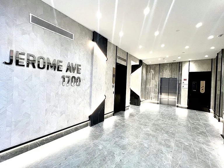 1700 Jerome Ave #PENTHOUSE — Photo 21