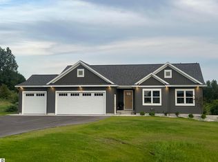 11964 E Shaker Trl, Suttons Bay, MI 49682