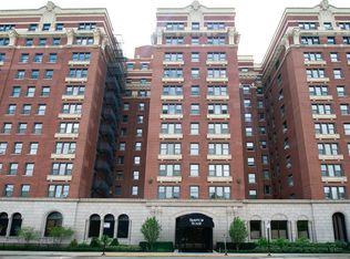5300 S Shore Dr APT 111, Chicago, IL
