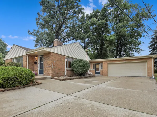 8824 W Harrison AVENUE, Milwaukee, WI 53227