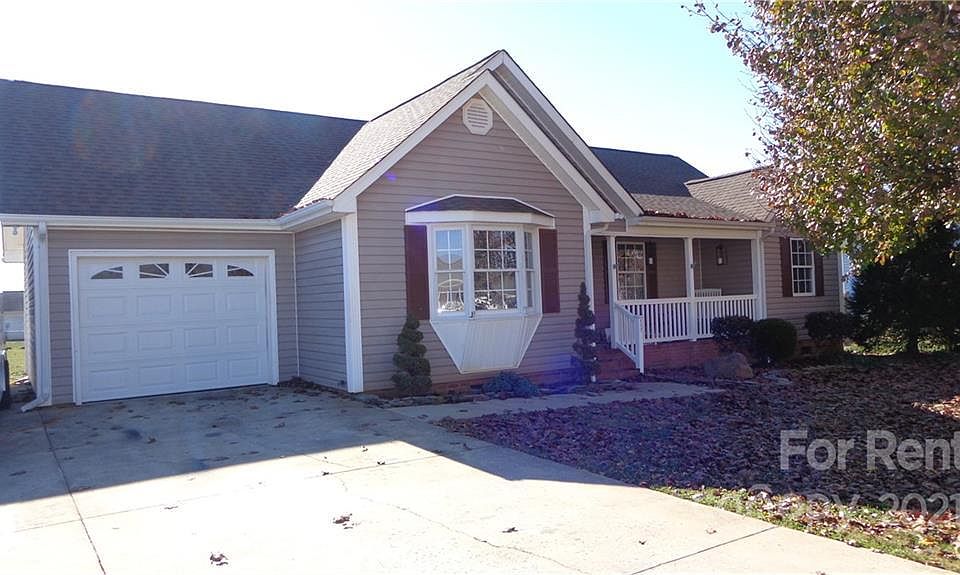 1st image of 117 Hayworth Ln