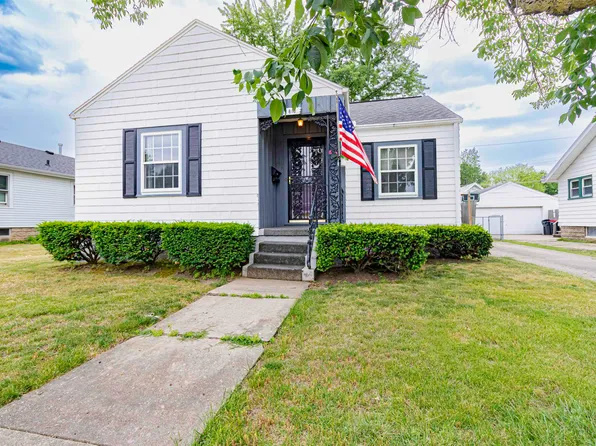 810 Saint Julian St, Pekin, IL 61554