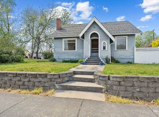 732 4th St, Clarkston, WA 99403