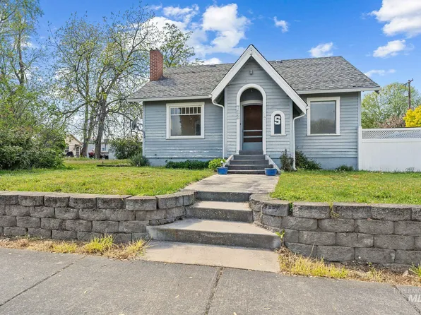732 4th St, Clarkston, WA 99403