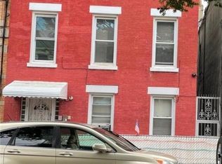 14-31 30th Dr, Astoria, NY 11102