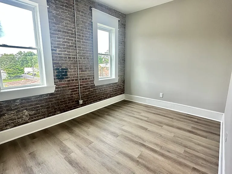 24 W Alabama St #B — Photo 8