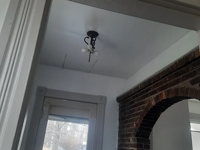 636 N High St — Photo 3
