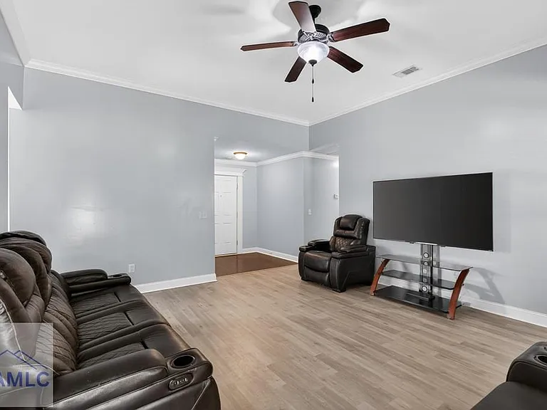 182 Grandview Dr — Photo 15