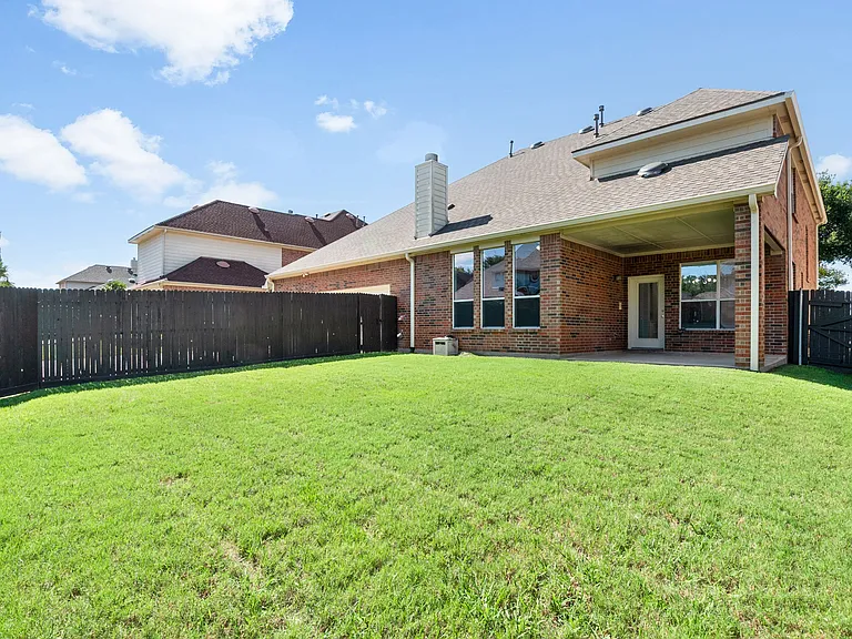 14895 Farmcote Dr — Photo 37