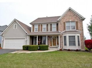 739 Hartfield Dr, North Aurora, IL