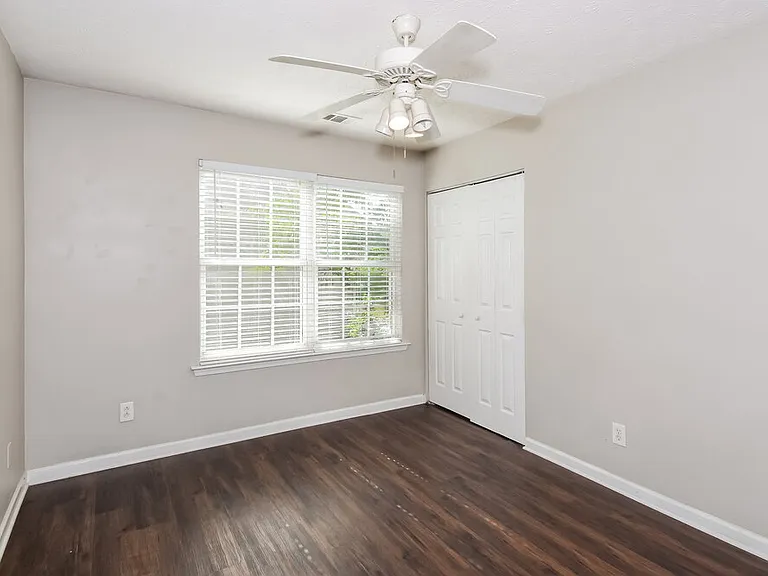 1204 W Oaks Way — Photo 14