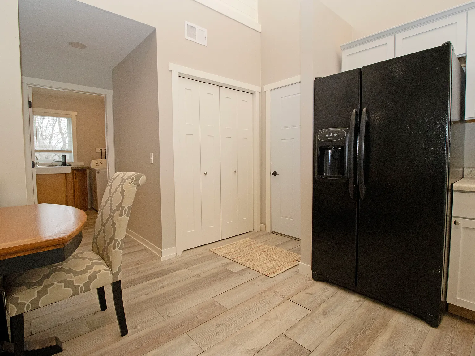 2 bed, 2259 sqft, $2,200 — Photo 4