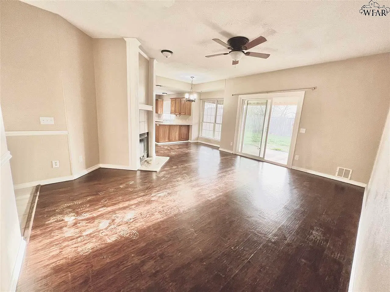 3 bed, 2.0 bath, 1193 sqft, $1,795 — Photo 4