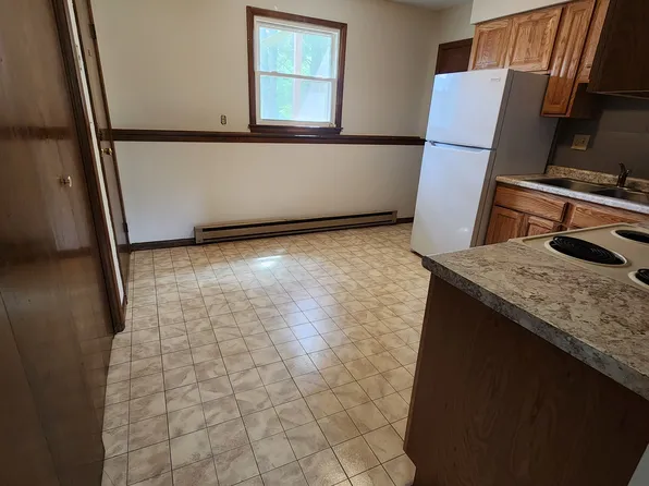 921 Fuller St #4, Charleston, IL 61920