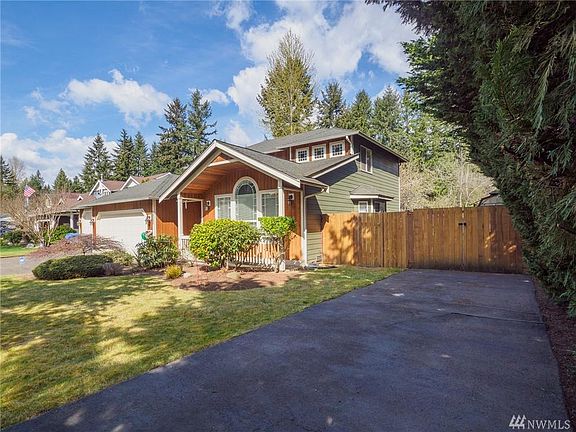 3rd image of 11913 216th Avenue Ct E