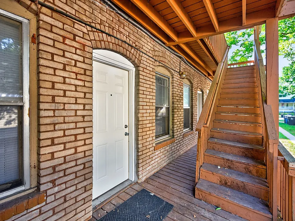 Building Photo 4