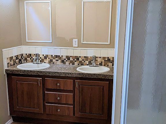 4th image of 20333 Holly Hills Dr