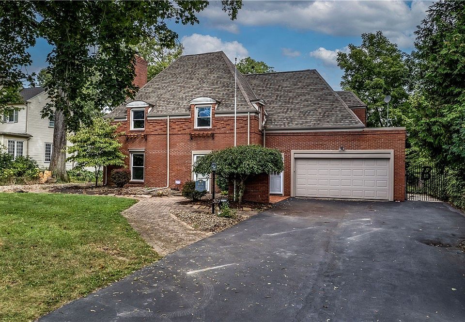 1st image of 3179 Crescent Dr NE