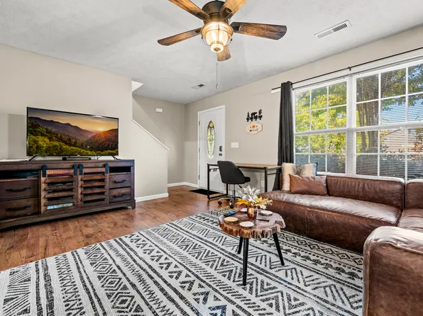 1484 William Holt Blvd, Sevierville, TN 37862