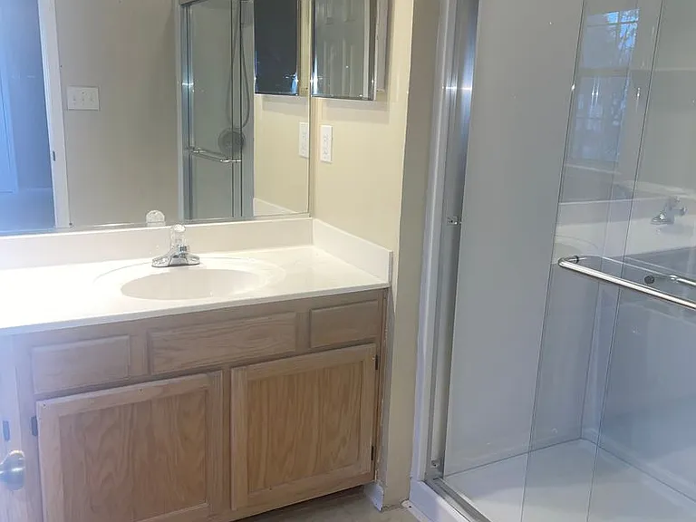 820 E Willow Point Pl — Photo 32