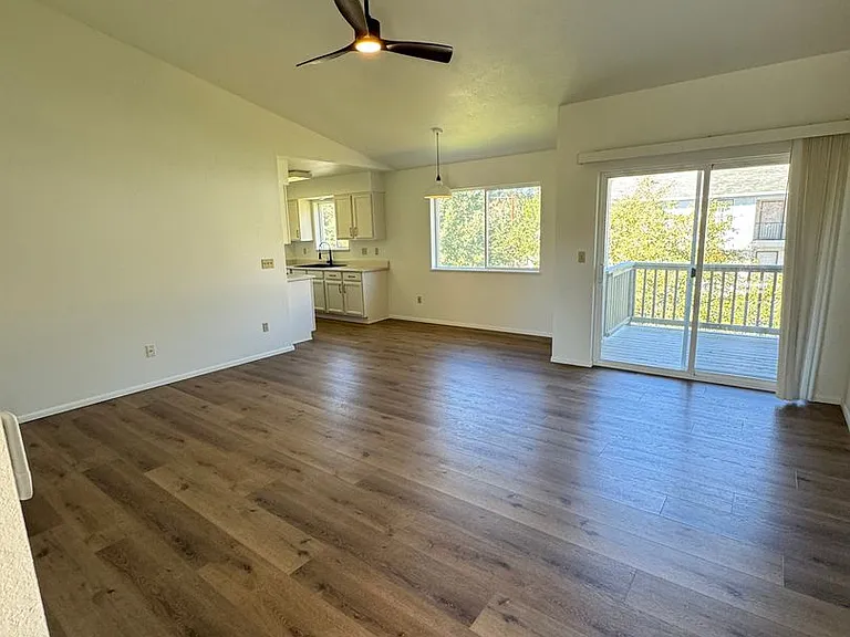 5429 Glenridge Way — Photo 19