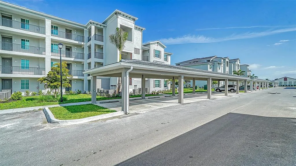 2 bed, 2.0 bath, 1120 sqft, $6,000 — Photo 1