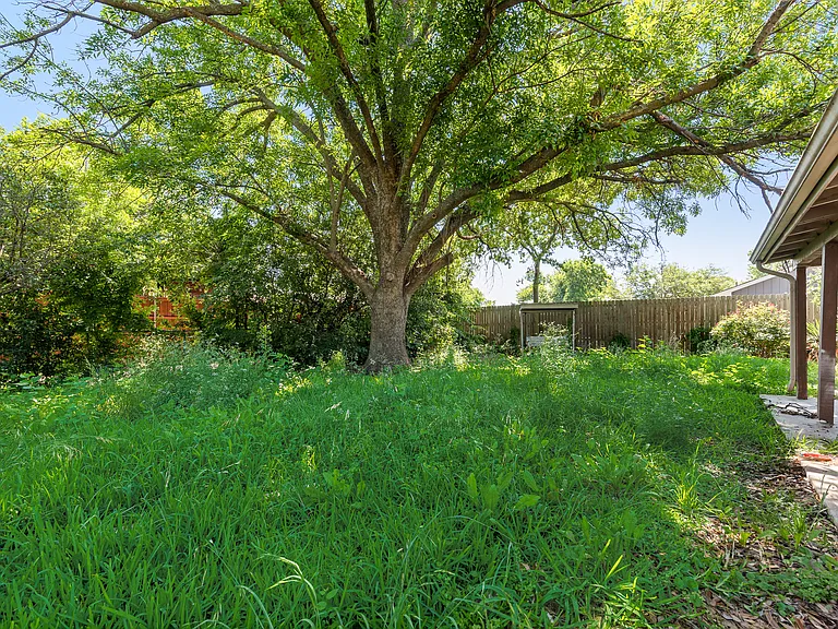 5010 Wildbriar Dr — Photo 20