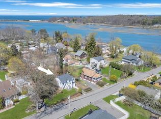 152 Walnut Rd, Kings Park, NY 11754