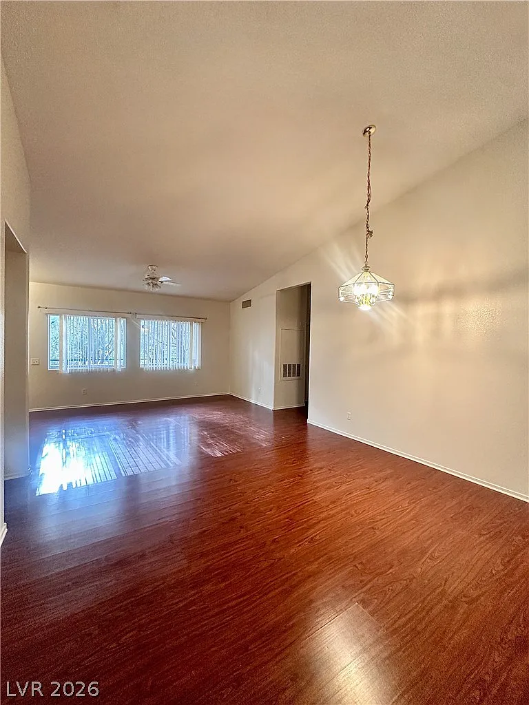 2 bed, 2.0 bath, 1319 sqft, $1,600 — Photo 2
