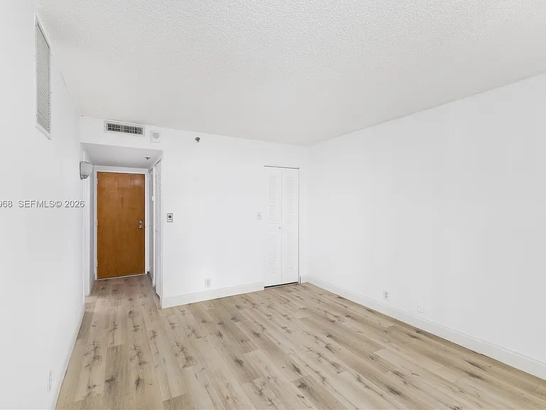 7601 E Treasure Dr #1621 — Photo 17