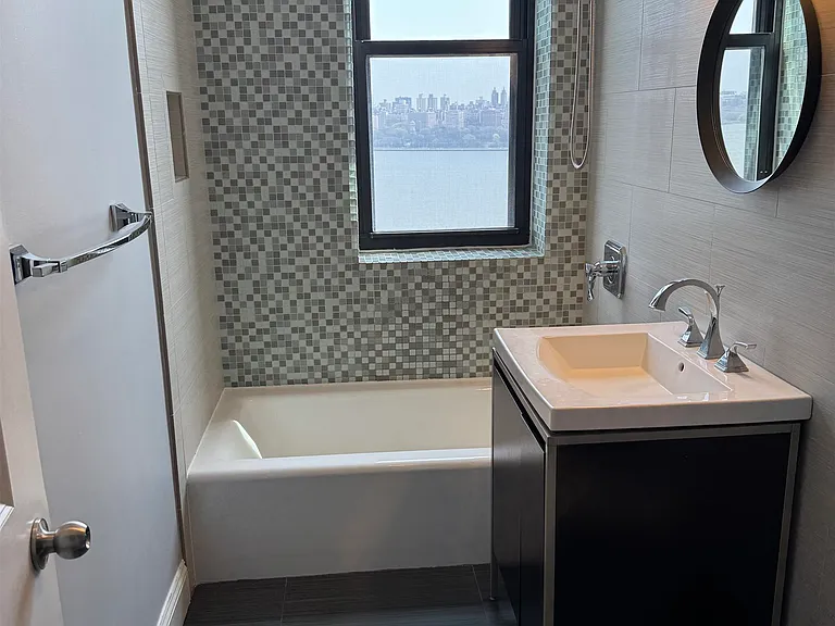7435 Boulevard East #33 — Photo 12