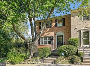 6574 Snowbell Ln, Falls Church, VA 22042