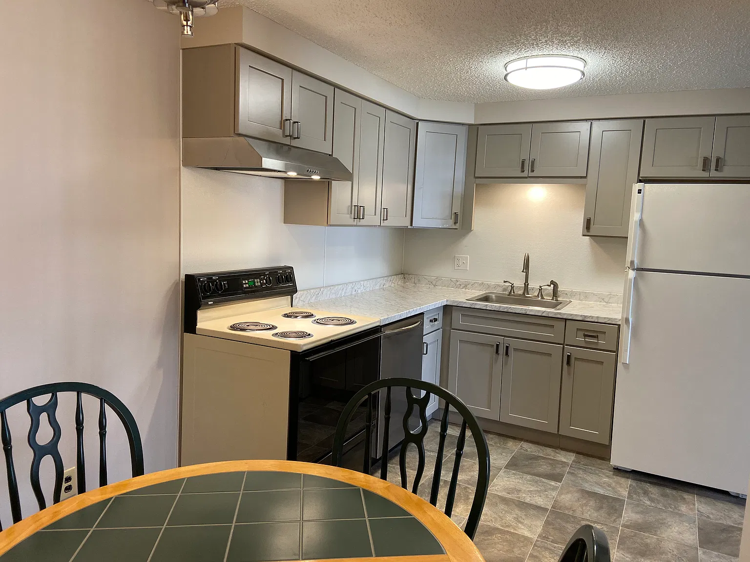 1 bed, 795 sqft, $925 — Photo 3