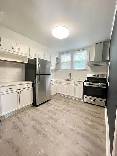 102 South Broadway Photo 1