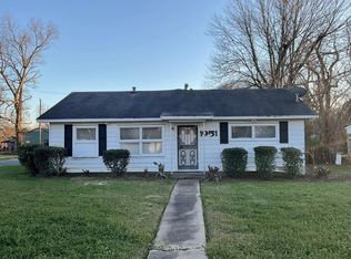 1951 Spruce St, Greenville, MS 38703