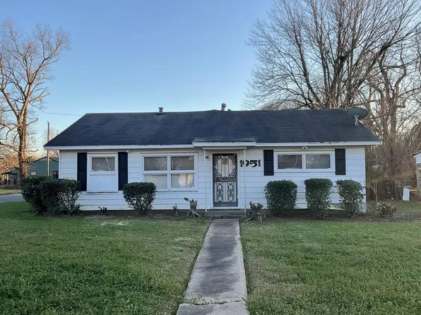 1951 Spruce St, Greenville, MS 38703