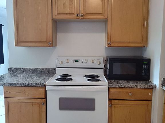 2nd image of 1810 N 16th Ct