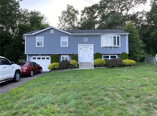 37 Cove Brook Rd, West Haven, CT 06516