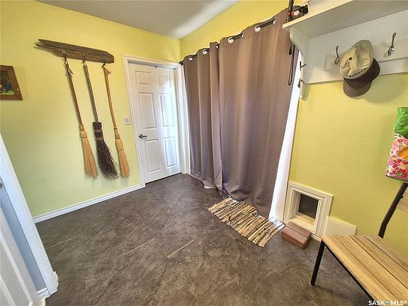 3rd image of 630 Short St