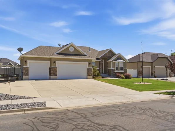 3531 W Cranefield Rd, Clinton, UT 84015