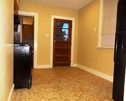 4th image of 1211 Clairhaven St