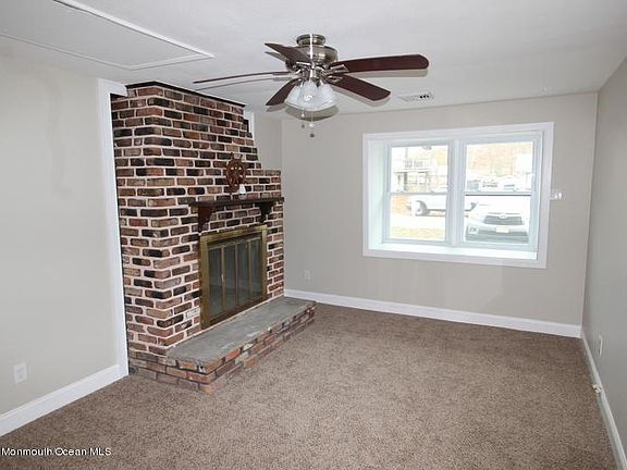 3rd image of 105 Cactus Dr