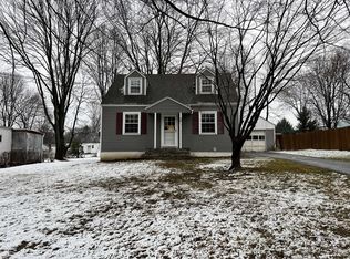 18 Kinderhook Dr, Poughkeepsie, NY 12603