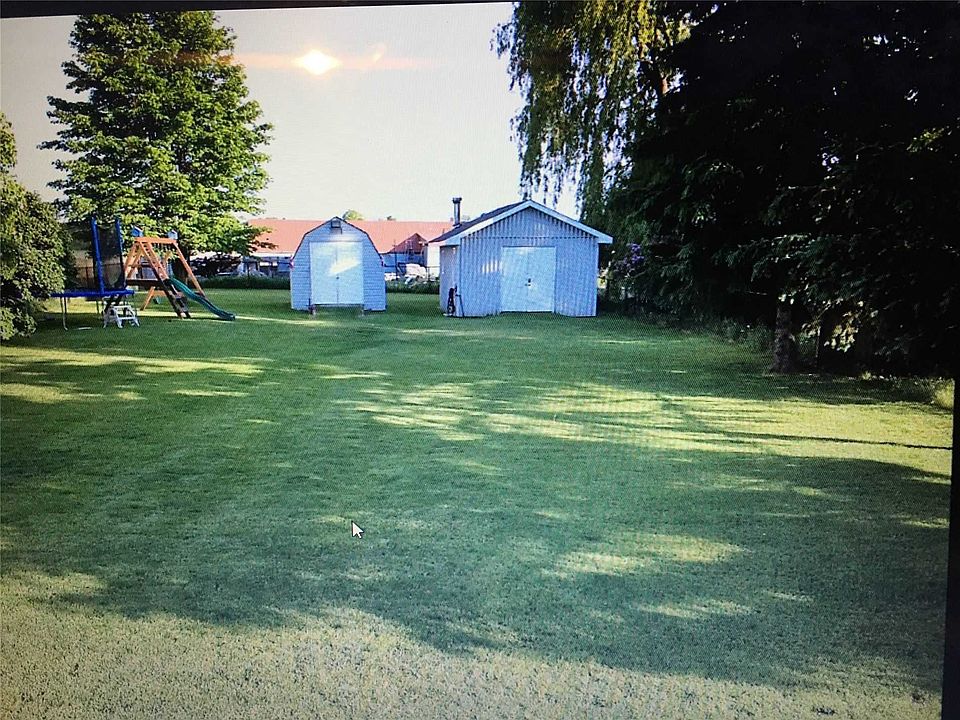 2nd image of 365 Mapleview Dr W