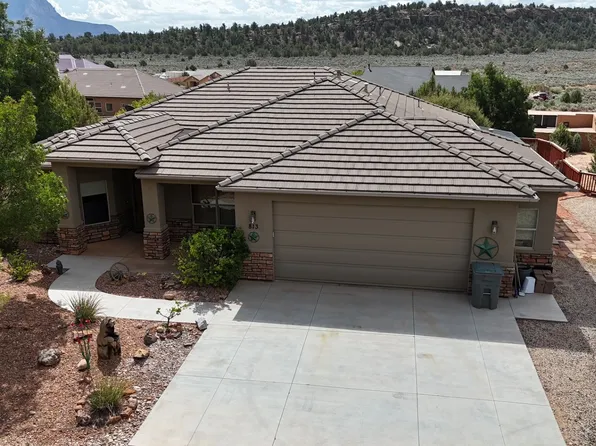 813 W Foothill Dr, Apple Valley, UT 84737
