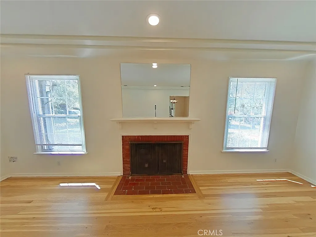 3 bed, 2.5 bath, 1446 sqft, $5,500 — Photo 3