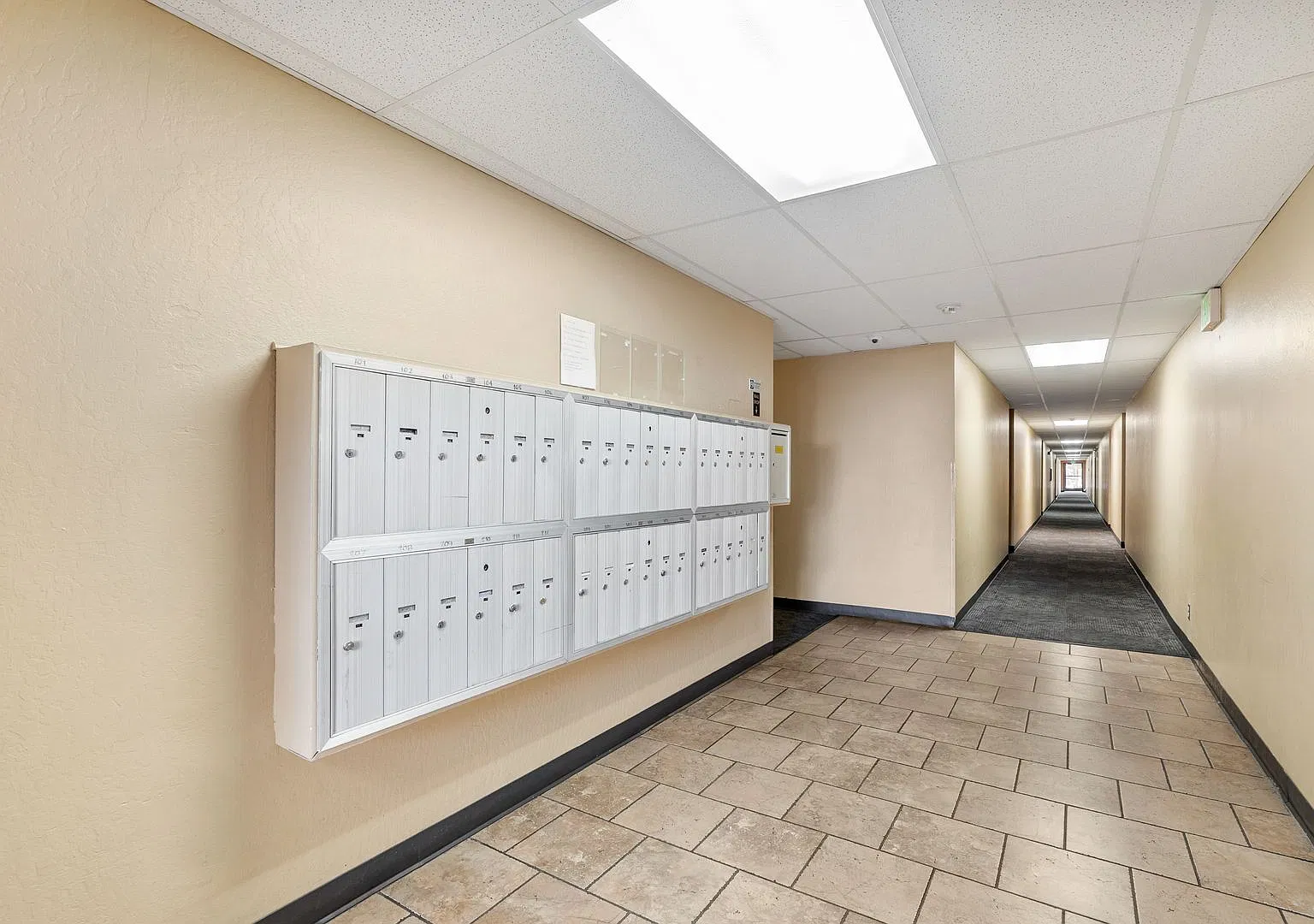 1 Bedroom condo 2955 Lakeside Dr unit 112 — Photo 4