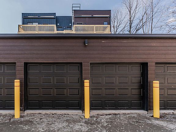 2nd image of 4130 Trumbull St #6