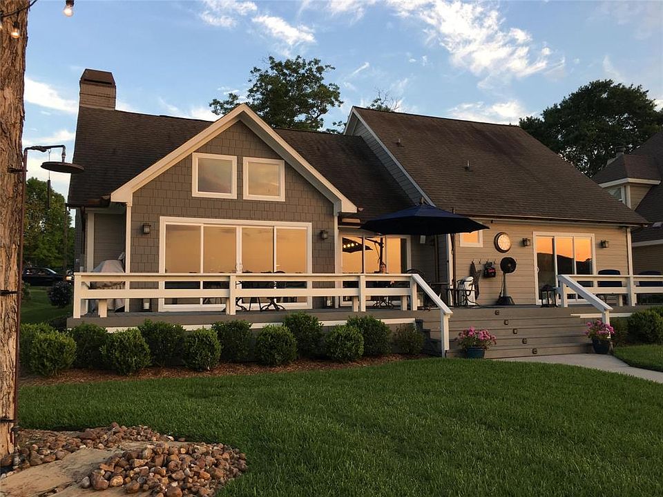 1st image of 1090 Lake View Dr