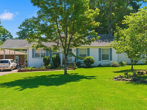 3rd image of 302 Park Ln